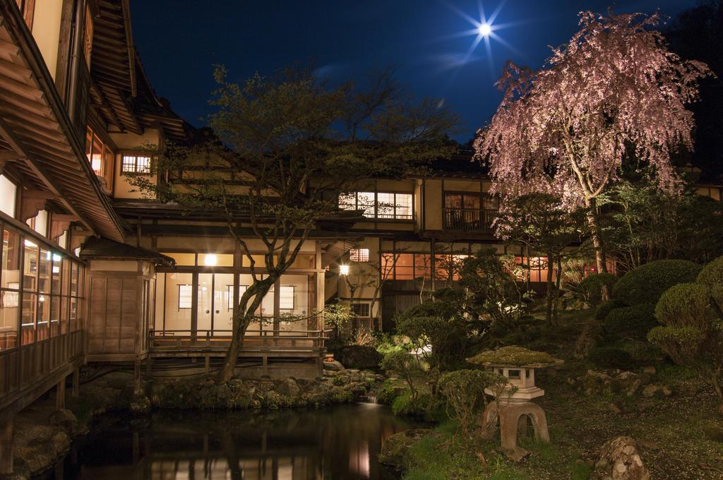 Mukaitaki Hotel Aizuwakamatsu Eksteriør billede