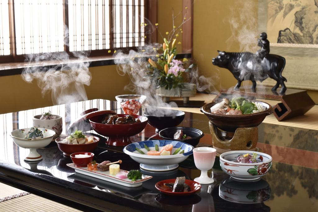 Mukaitaki Hotel Aizuwakamatsu Eksteriør billede