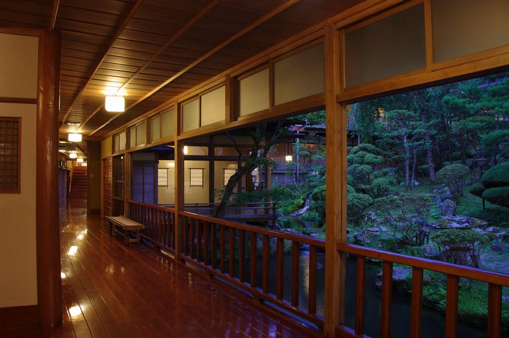 Mukaitaki Hotel Aizuwakamatsu Eksteriør billede